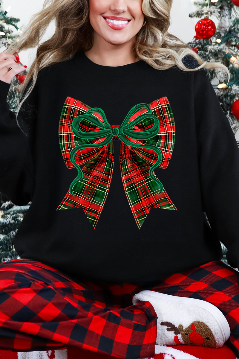 Festive Christmas Plaid Coquette Heavy Blend Crew Sweatshirt product image 3